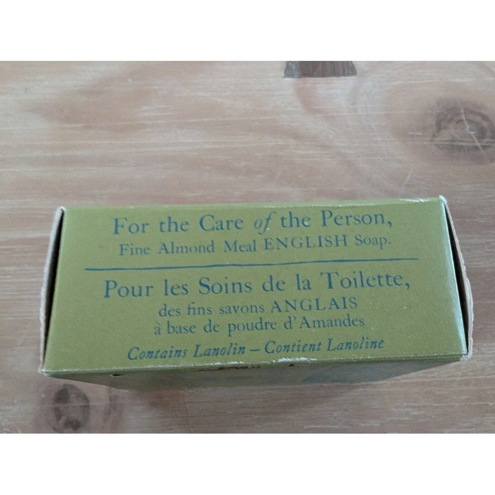 Vintage 1978 Crabtree & Evelyn Almond Meal‎ English Country Soap 3oz 85g